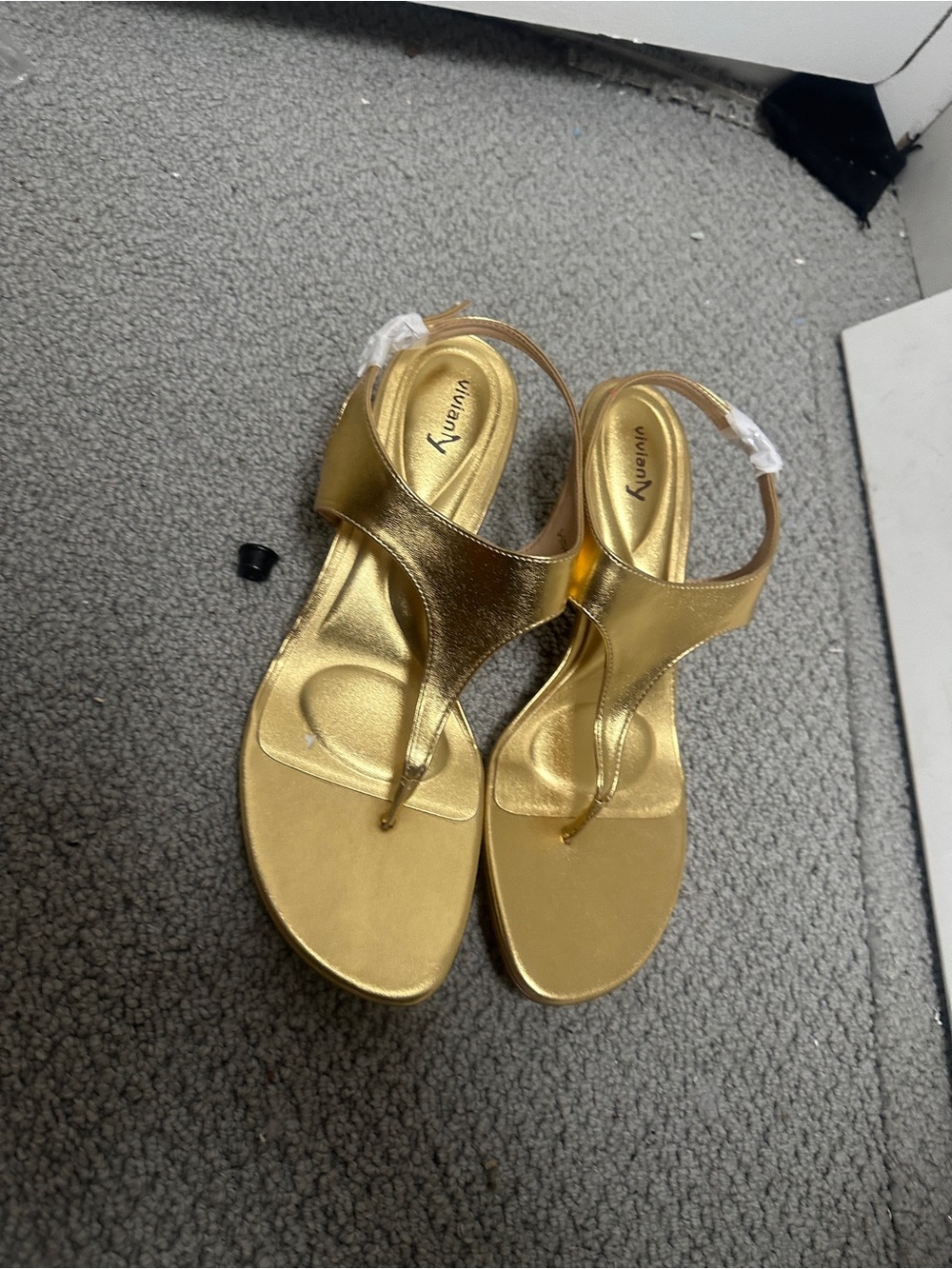 Slingback Thong Heel Sandals in Metallic Gold